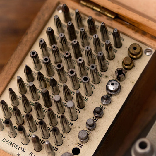 Comment-entretenir-une-montre-vintage DropAndWatch