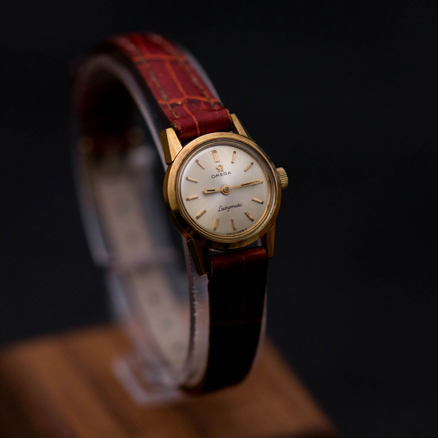 OMEGA Ladymatic Automatique ref. 555.001 OMEGA
