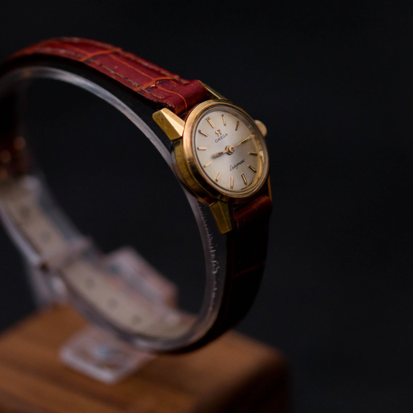 OMEGA Ladymatic Automatique ref. 555.001 OMEGA