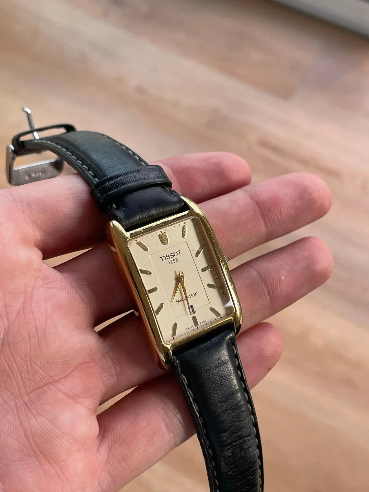 TISSOT Fascination 1853 - DropAndWatch
