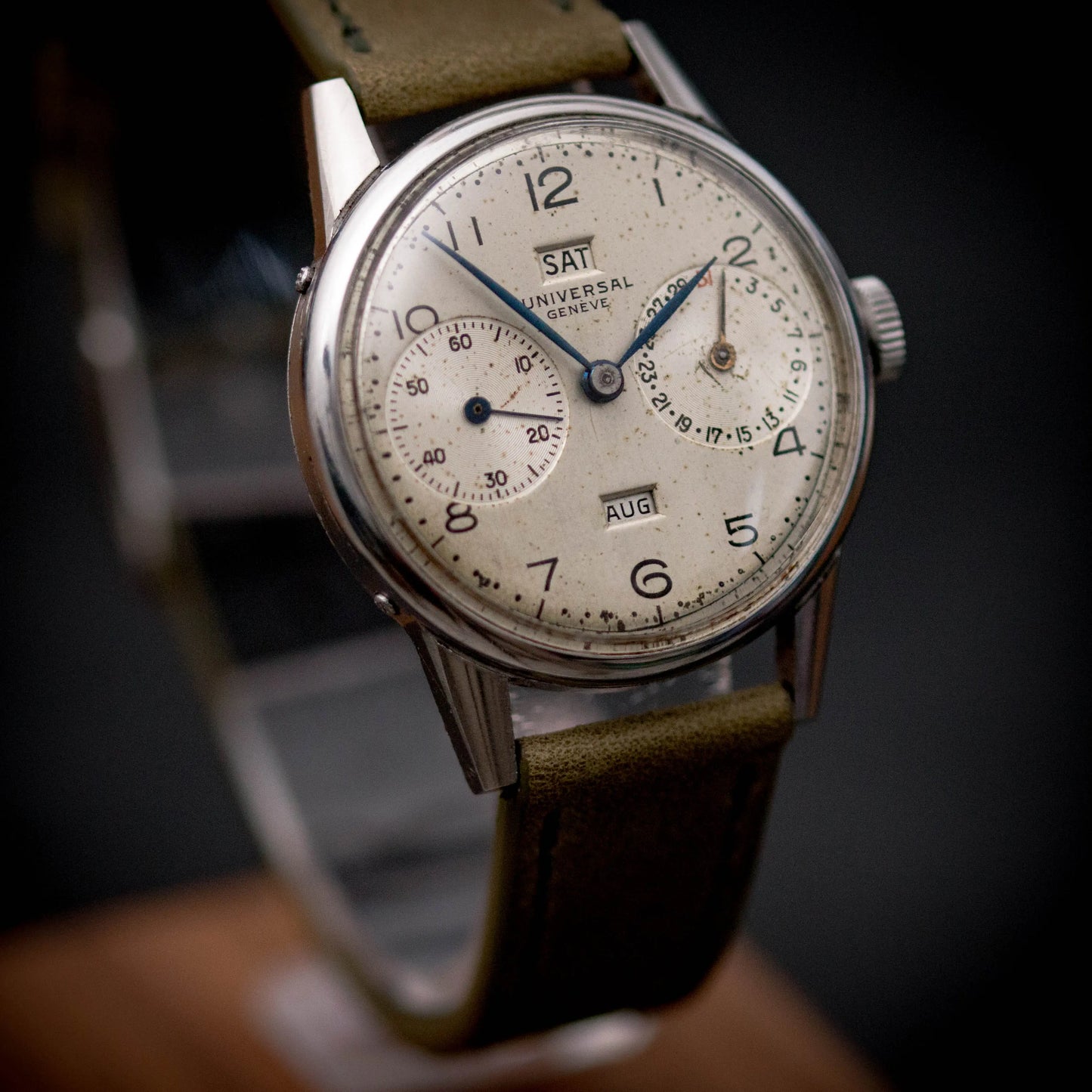 UNIVERSAL GENEVE Triple Date ref. 21301 Universal Genève