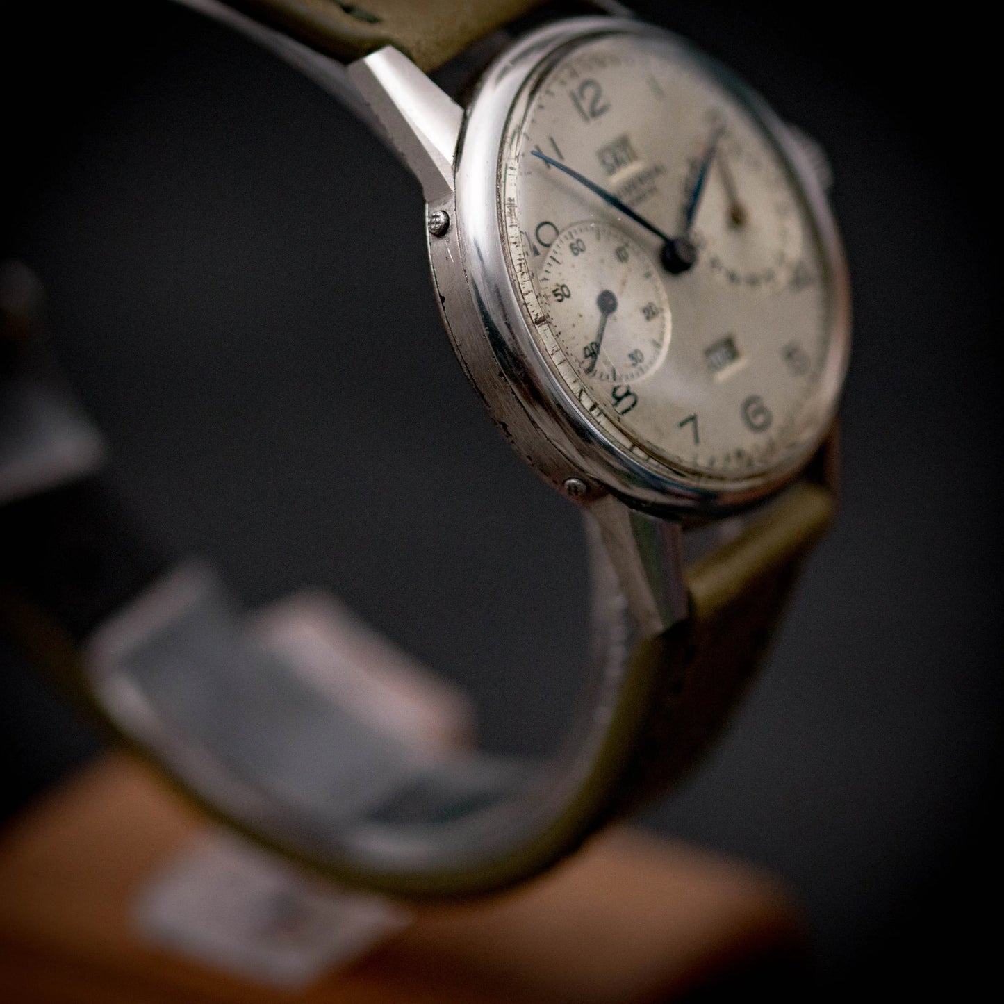 UNIVERSAL GENEVE Triple Date ref. 21301 Universal Genève