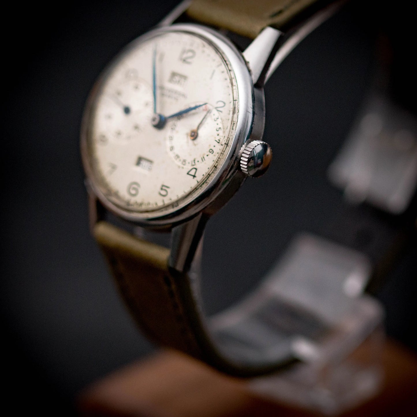 UNIVERSAL GENEVE Triple Date ref. 21301 Universal Genève