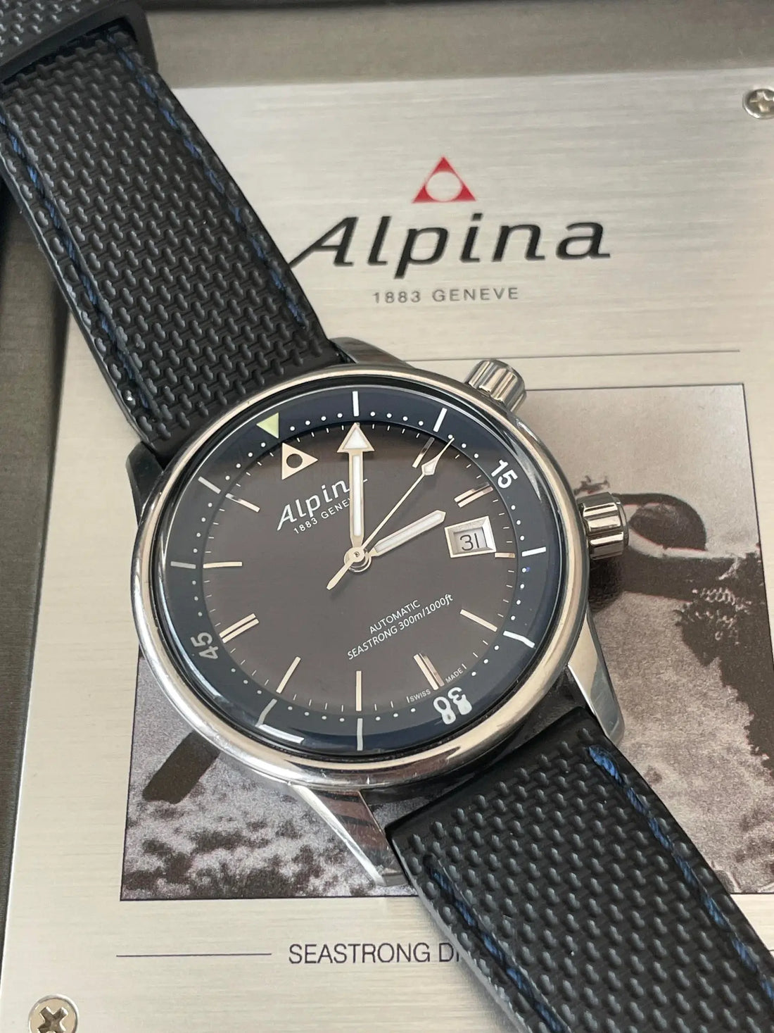 Alpina Seastrong Diver Heritage - DropAndWatch