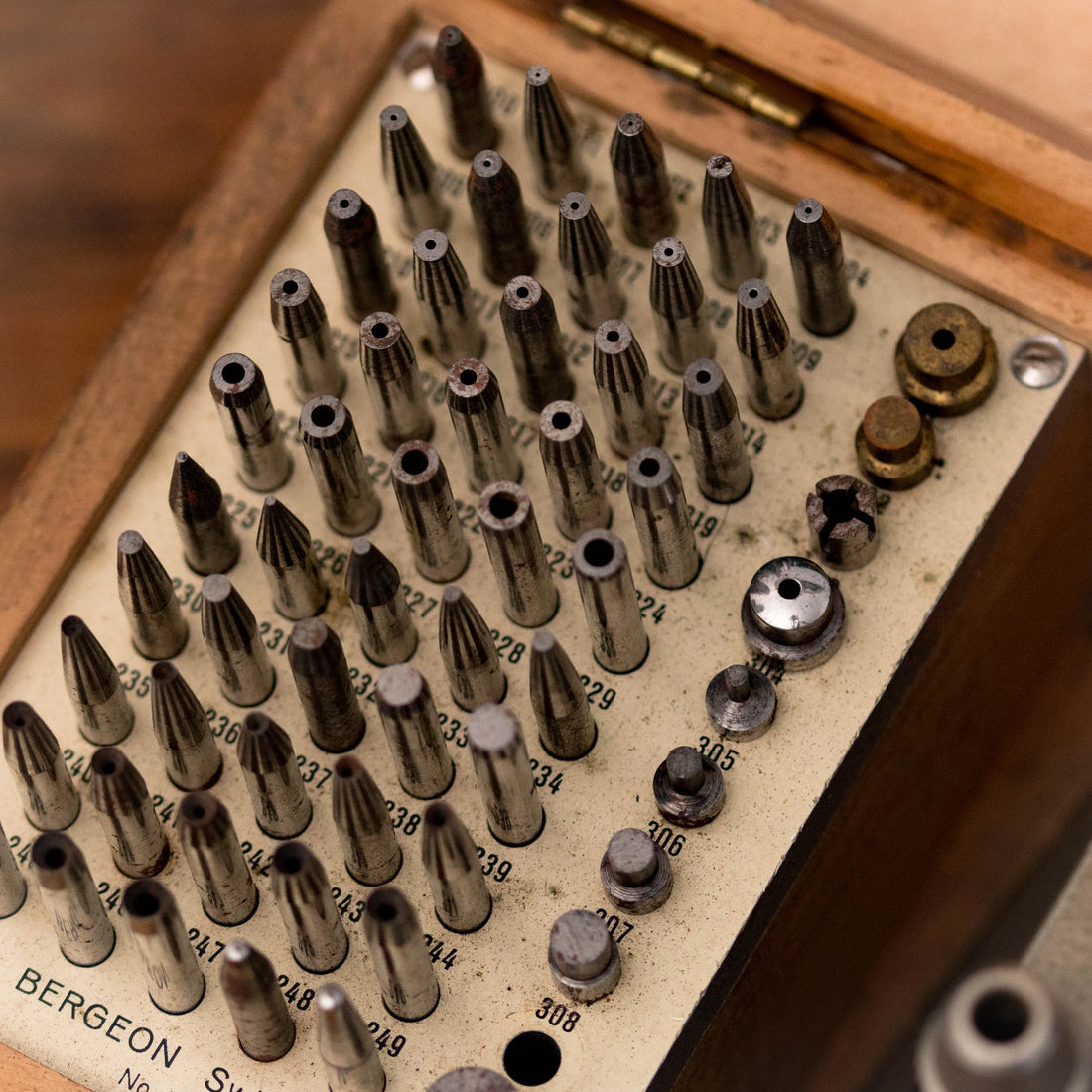 Comment-entretenir-une-montre-vintage DropAndWatch