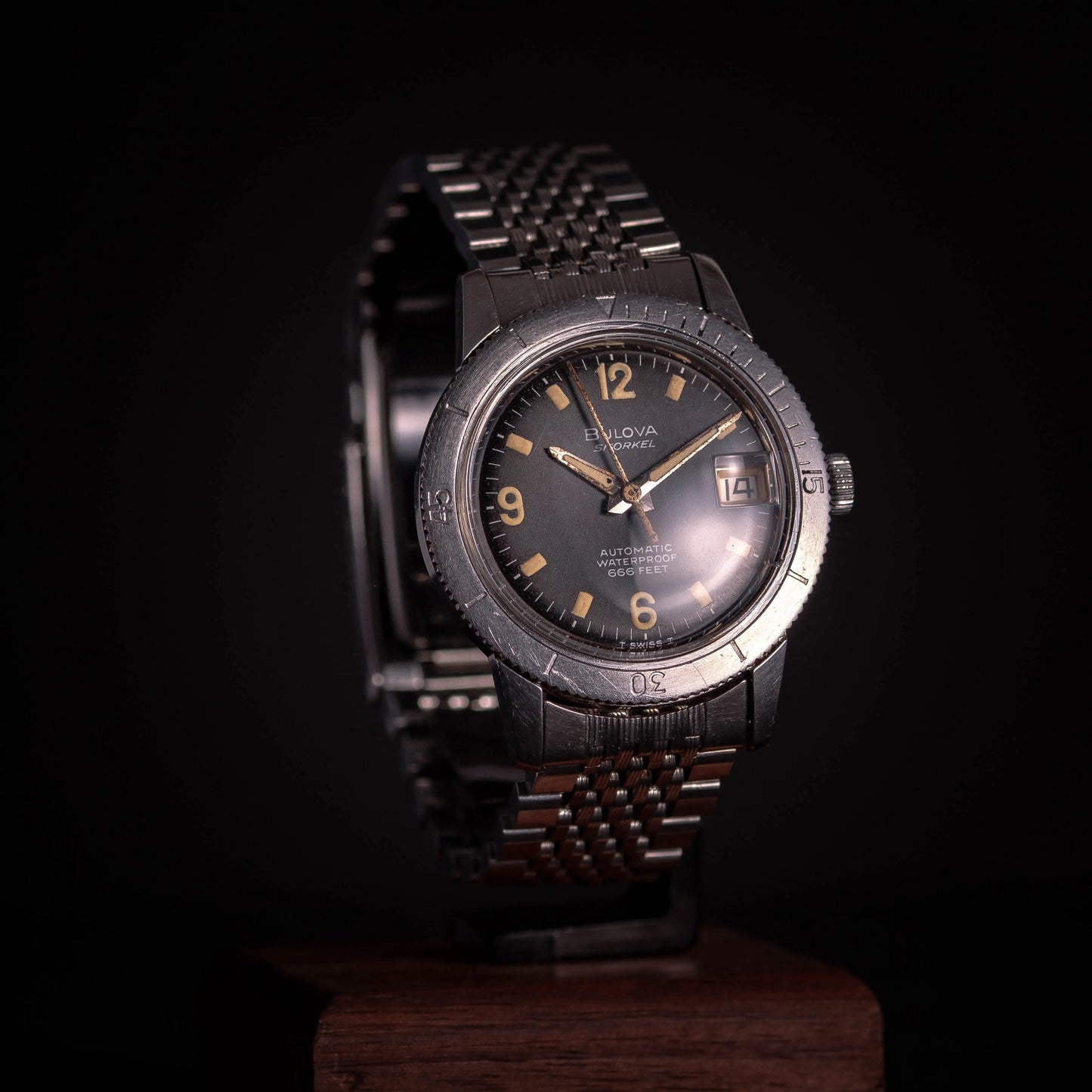 BULOVA Snorkel 666 Feet vintage BULOVA