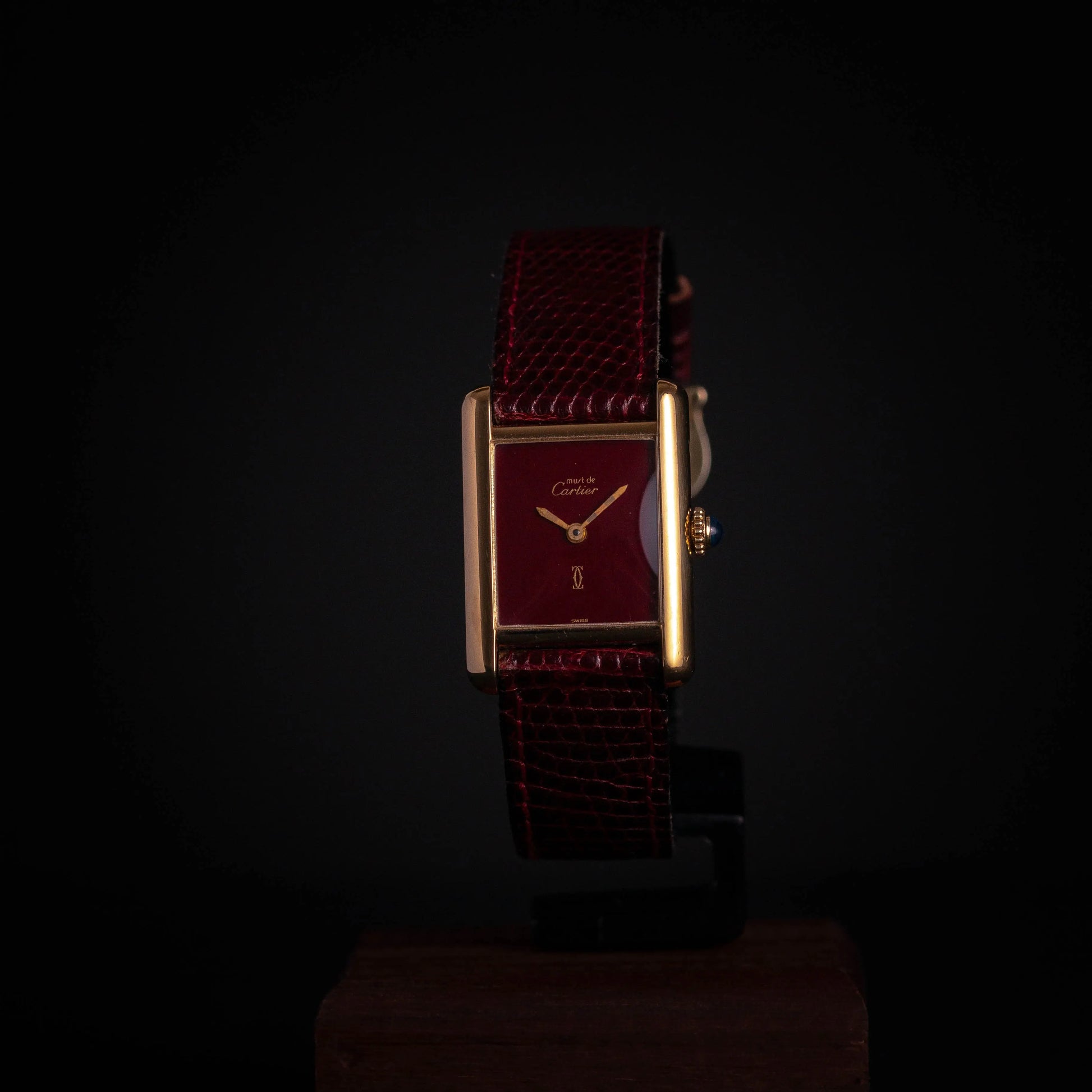 CARTIER Tank Burgundy Vintage - DropAndWatch