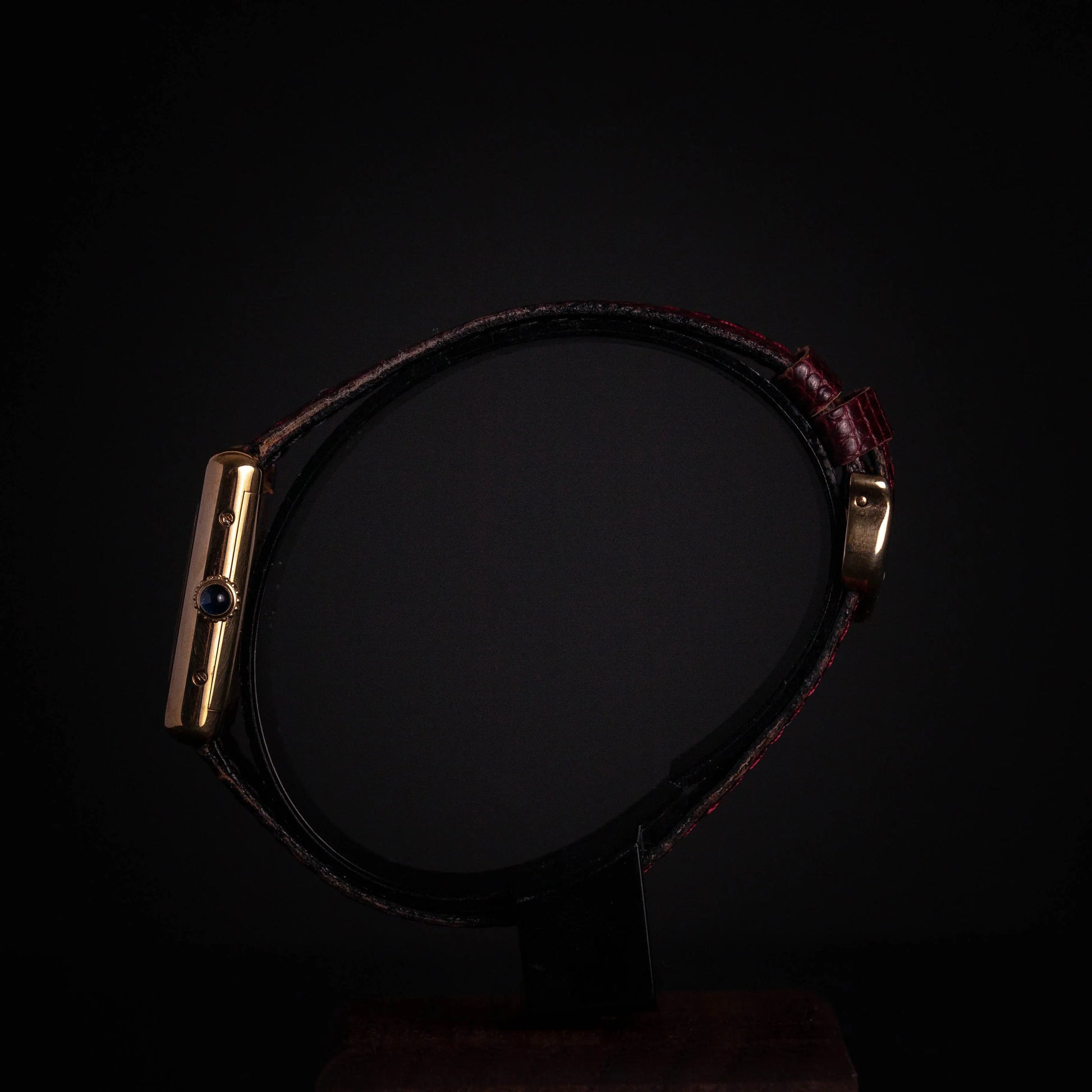 CARTIER Tank Burgundy Vintage - DropAndWatch