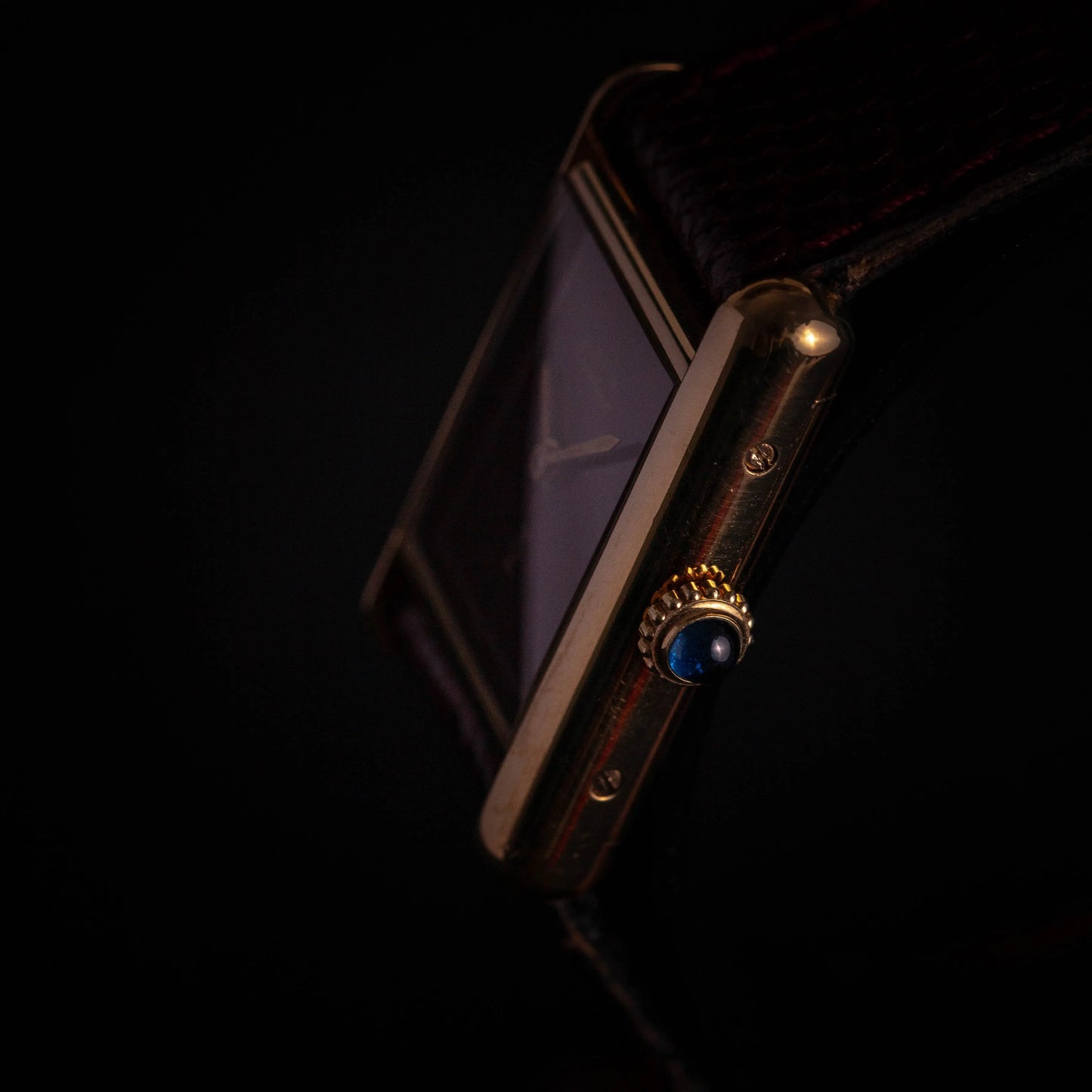 CARTIER Tank Burgundy Vintage - DropAndWatch