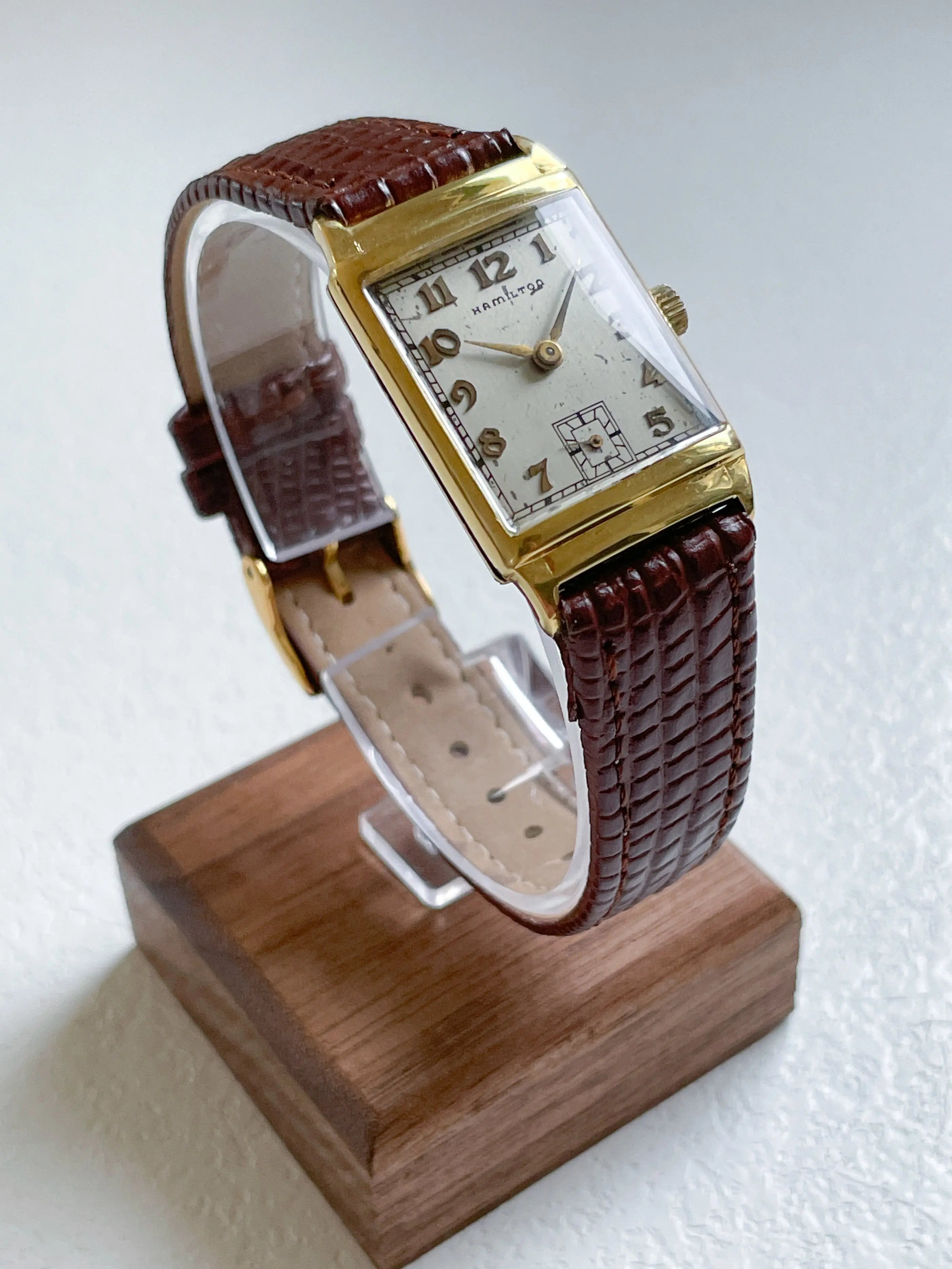 Hamilton Tank 14k Vintage - Art Deco - DropAndWatch