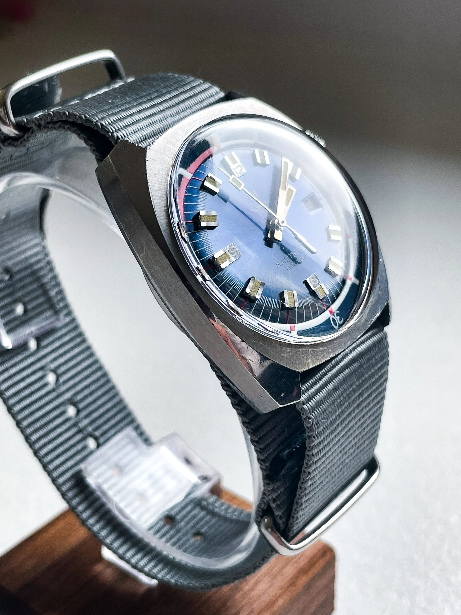 LIP Nautic-Ski Mk2 ref.42982 - DropAndWatch