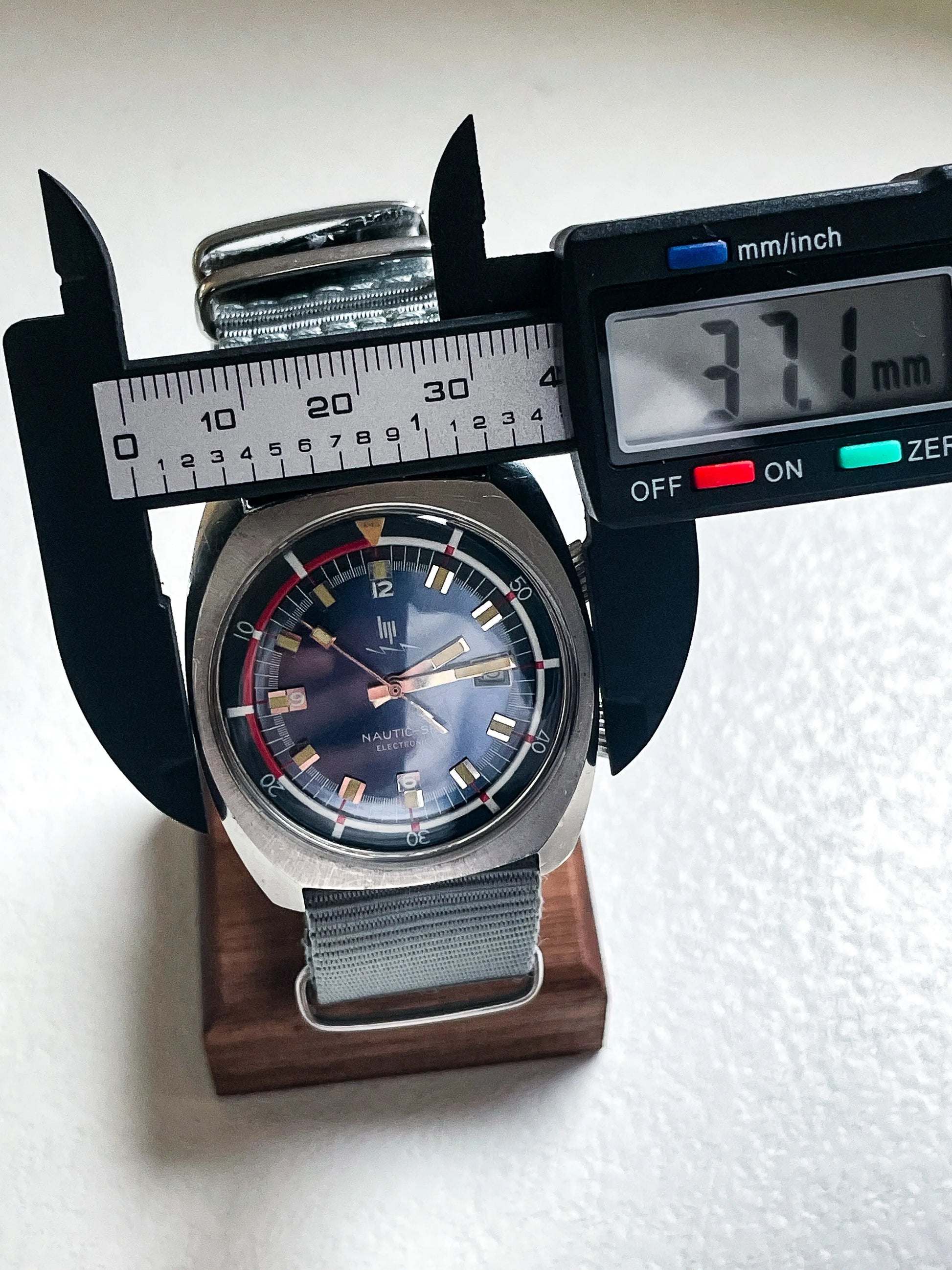 LIP Nautic-Ski Mk2 ref.42982 - DropAndWatch