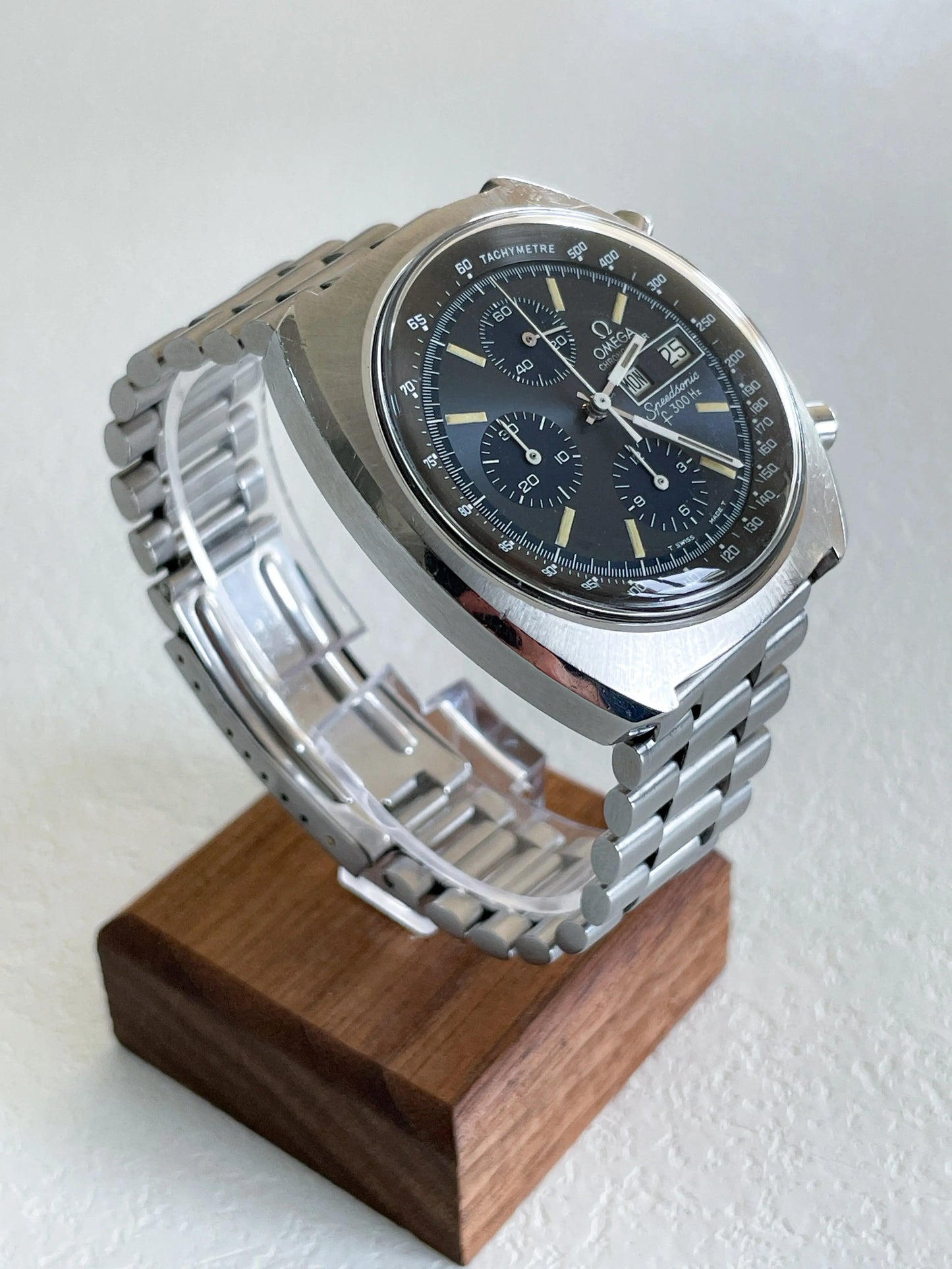 OMEGA Speedsonic F300HZ 188.002 - DropAndWatch