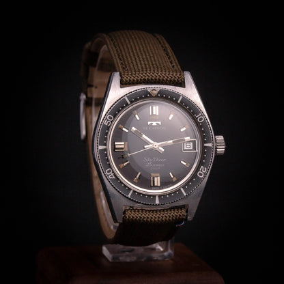 TECHNOS Sky Diver 200M - Diver Vintage - DropAndWatch