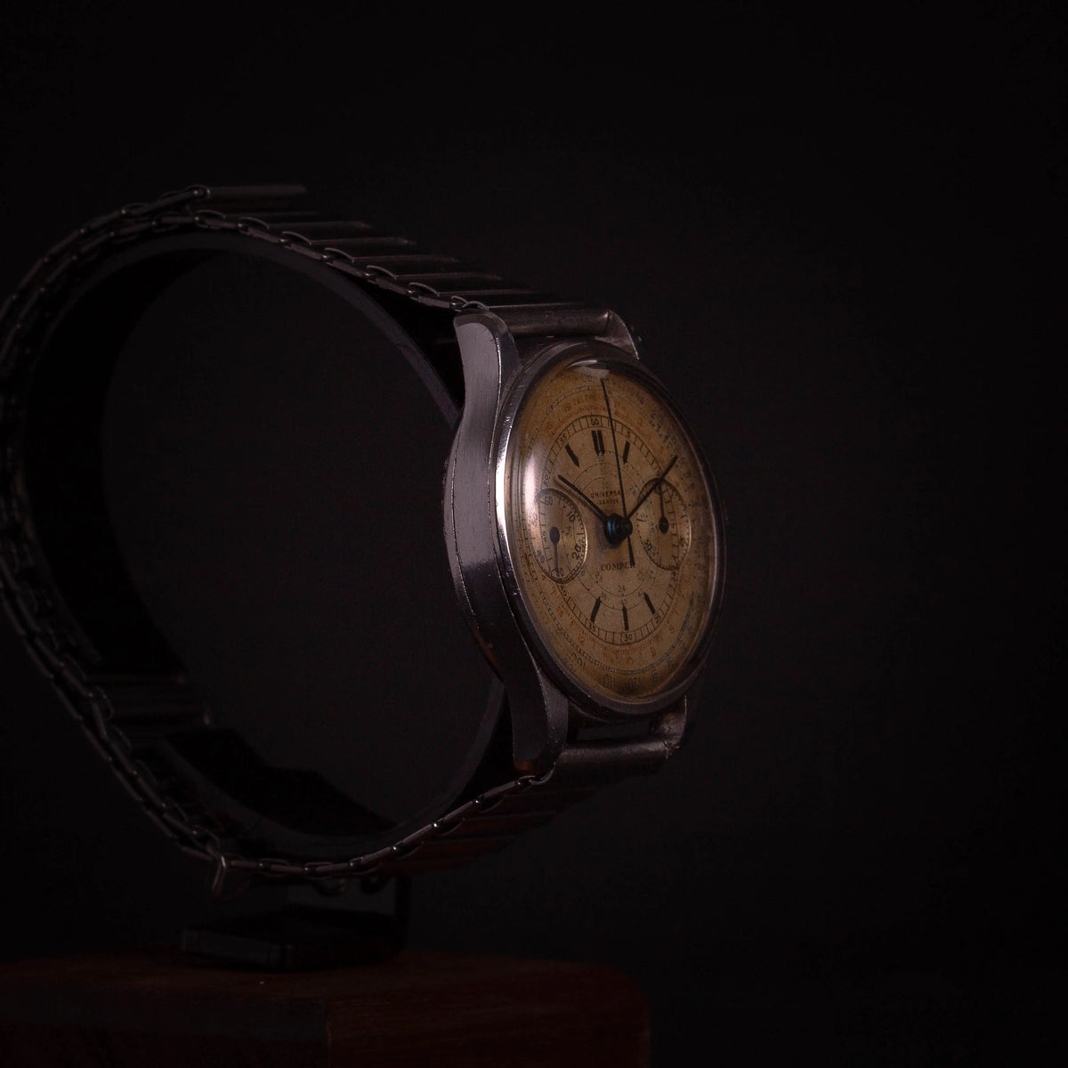 UNIVERSAL GENEVE Compur 22420 - DropAndWatch