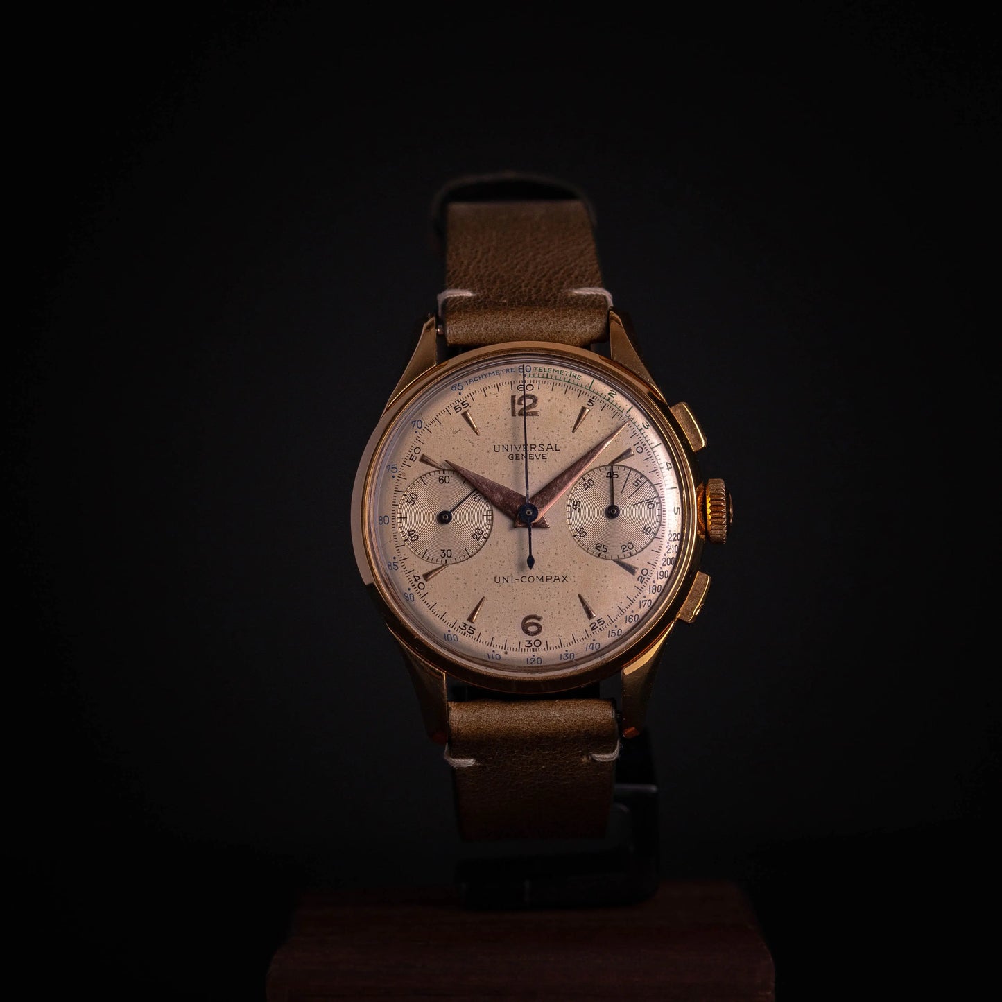 UNIVERSAL GENEVE Uni-Compax 42413/1 Universal Genève