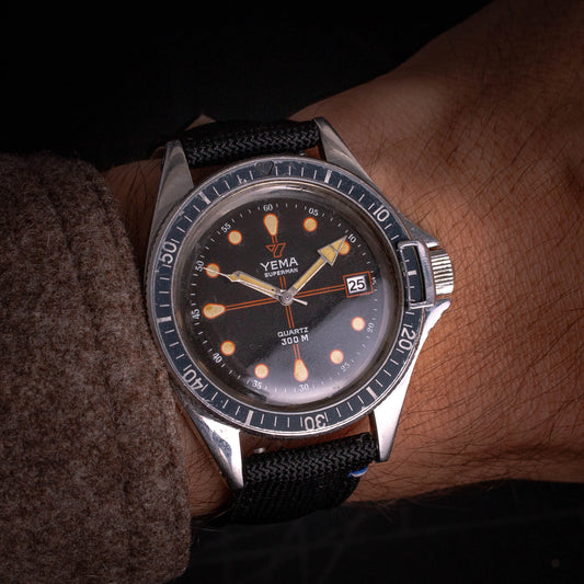 YEMA Superman Croix Rouge Quartz 300M Y90016 - DropAndWatch