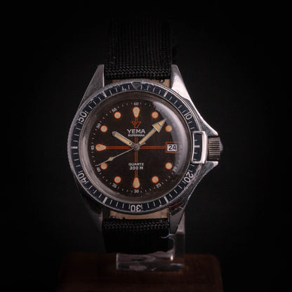 YEMA Superman Croix Rouge Quartz 300M Y90016 - DropAndWatch