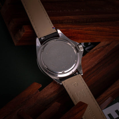 YEMA Superman Croix Rouge Quartz 300M Y90016 - DropAndWatch